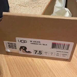 UGG ANKLE TIE SANDALS NIB